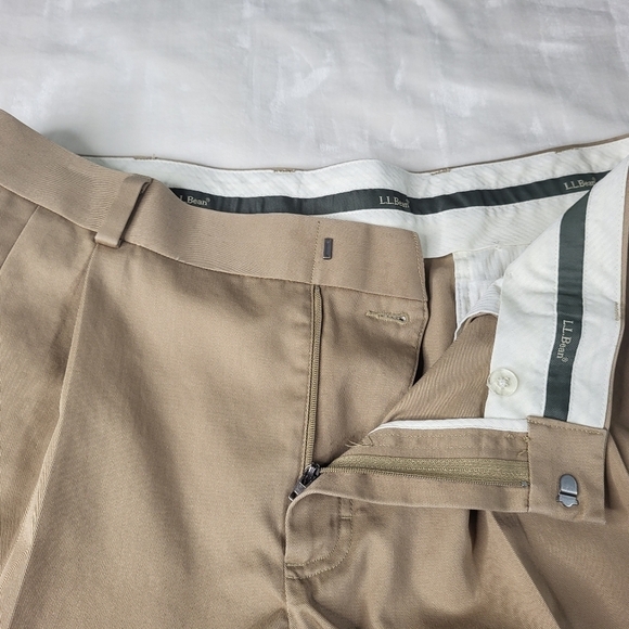 L.L Bean Dress Pants. 100% Cotton. Size 37. Item # 0KGD4 - Picture 3 of 11